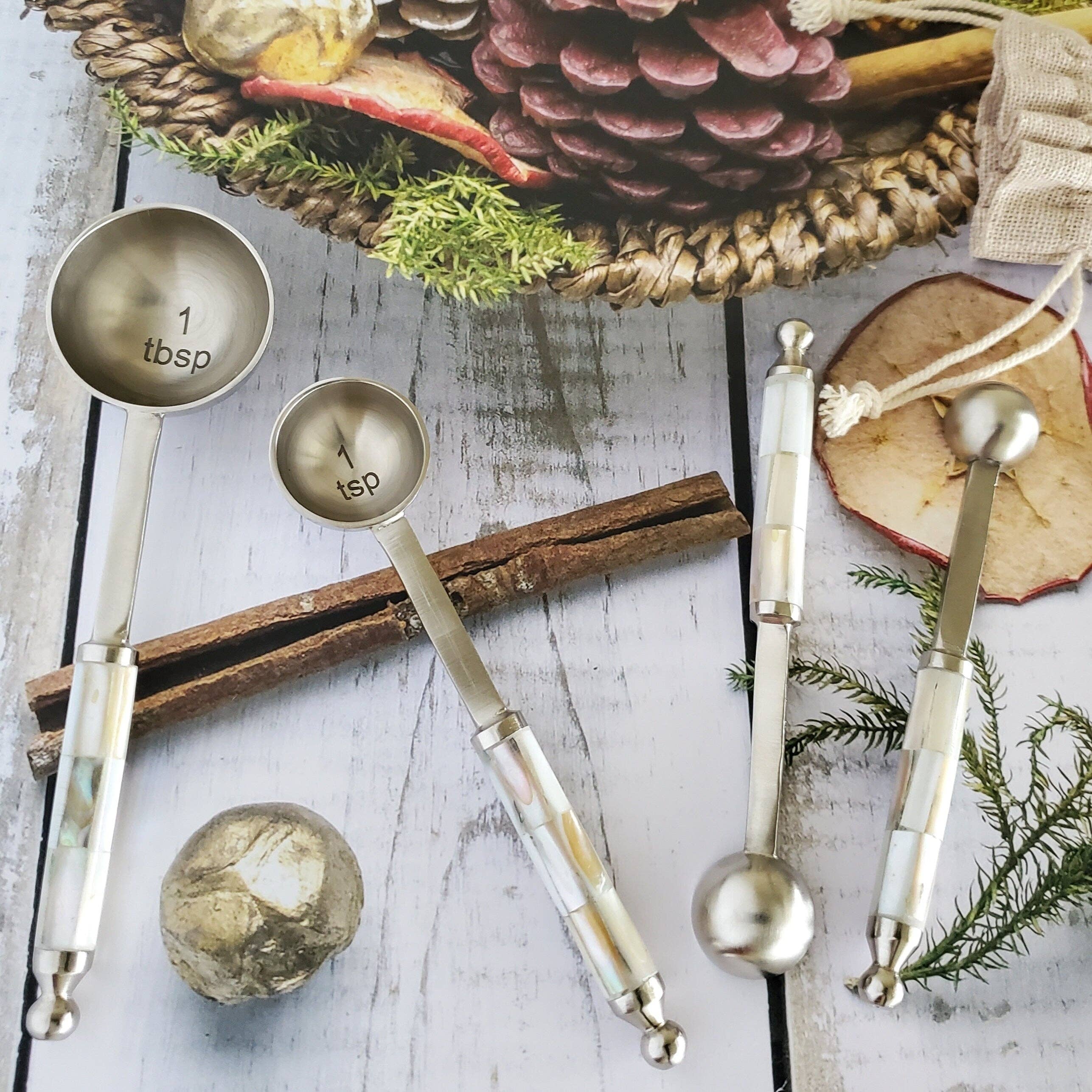 Gibb & Daan - Mother of Pearl Measuring Spoons